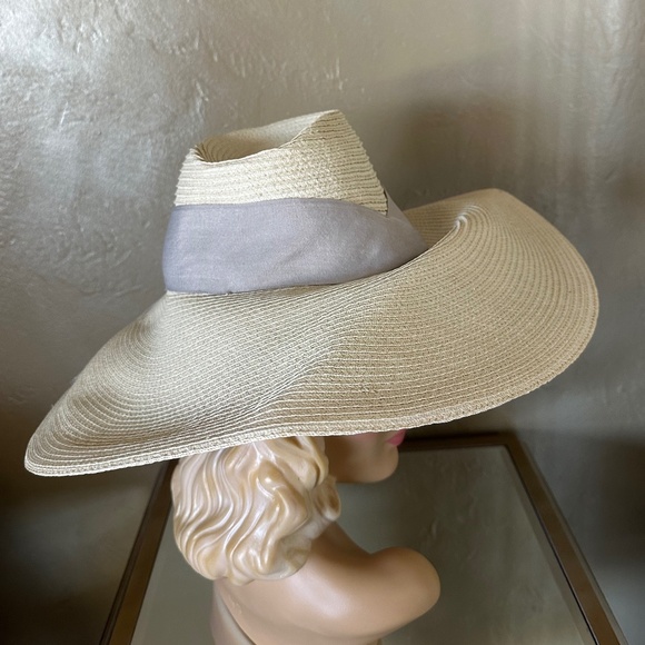 SPECTACULAR  1970s IVORY STRAW WIDE BRIM HAT - SLANTED CROWN &  GRAY BAND main image 7